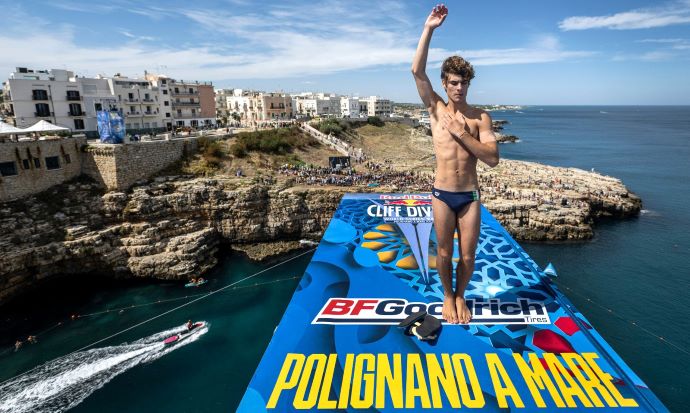 puglia:-la-red-bull-cliff-diving-world-series-torna-per-la-10°-volta-a-polignano-a-mare,-il-1°-e-il-2-luglio-2023-–