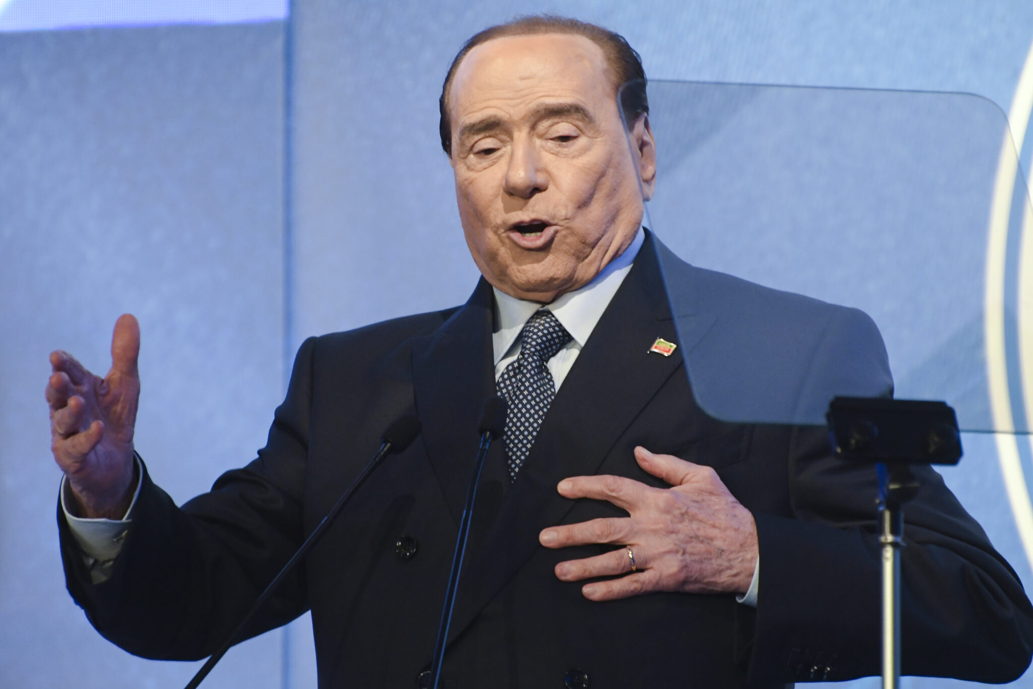 berlusconi-e-malato-di-leucemia-mielomonocitica-cronica:-ecco-cos’e